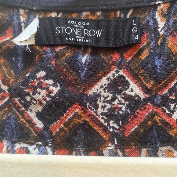 Volcom Aztec wrap blouse with bubble sleeves - Picture 4 of 6